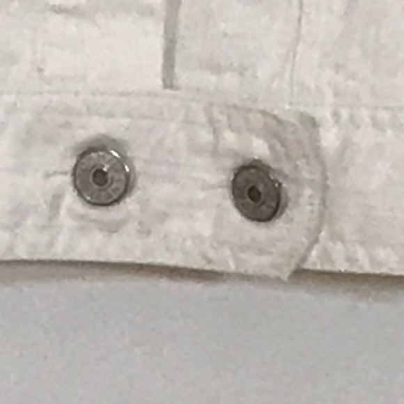 Tommy Hilfiger Women’s Vintage White Button Up Jean Jacket - Picture 4 of 14